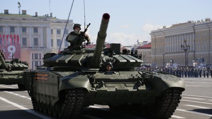 Парад победы, военные, Дворцовая площадь, 9 мая, танки