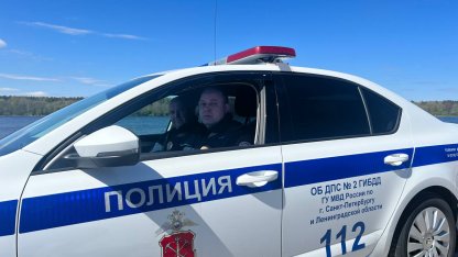сотрудники ГИБДД помогли беременной женщине 