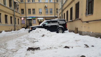 неубранный снег в Петербурге
