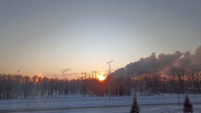 горит производственное здание