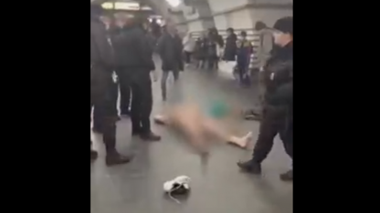 Задержали обнажённого горожанина в метро
