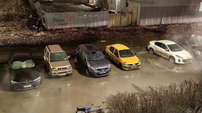 провалились машины