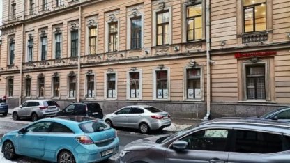 историческое здание на Караванной улице