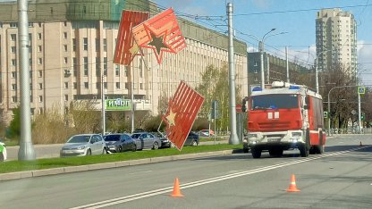 Гражданский проспект украшение