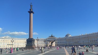 туристы