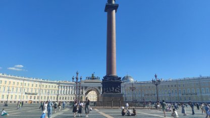 туристы