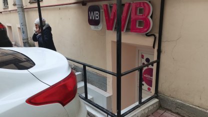 WB