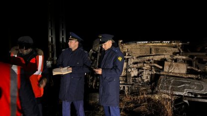 Поезд столкнулся с легковушкой