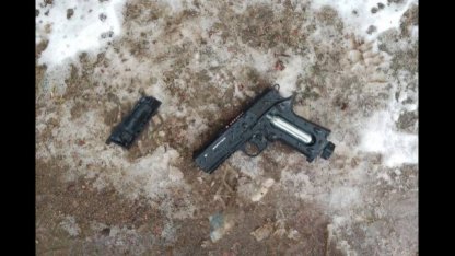 Угрожал детям