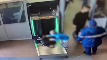 Мальчик получил травму в досмотровом аппарате