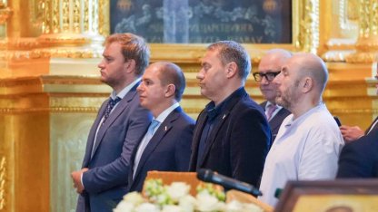 Литургия в Петропавловском соборе