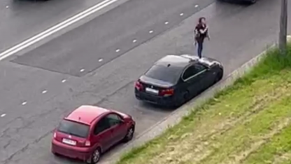 Женщина повредила чужой BMW