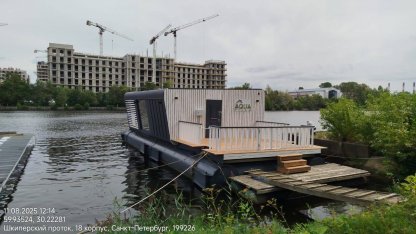 плавучий дом в галерной гавани