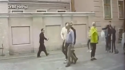 Ударил мужчину осколком