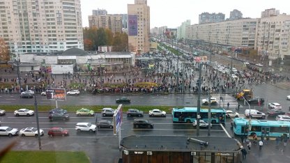 Гражданский проспект, метро, очереди