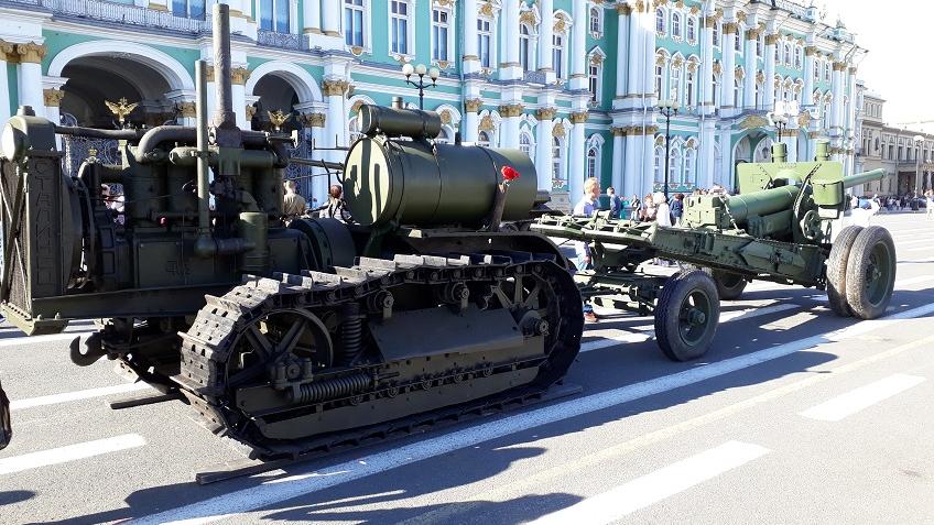 Танки на Дворцовой 