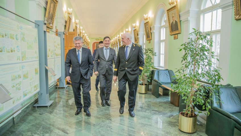 Киргизский посол