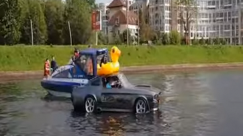 необычное судно