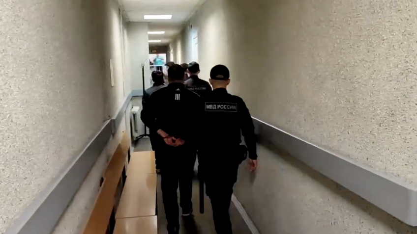 Суд