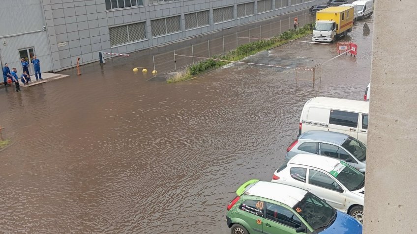 Разлив воды