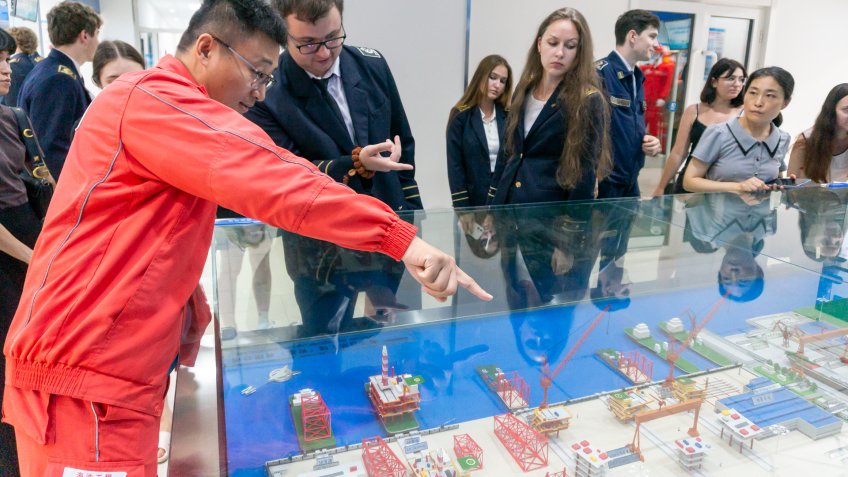 Offshore Oil Engineering